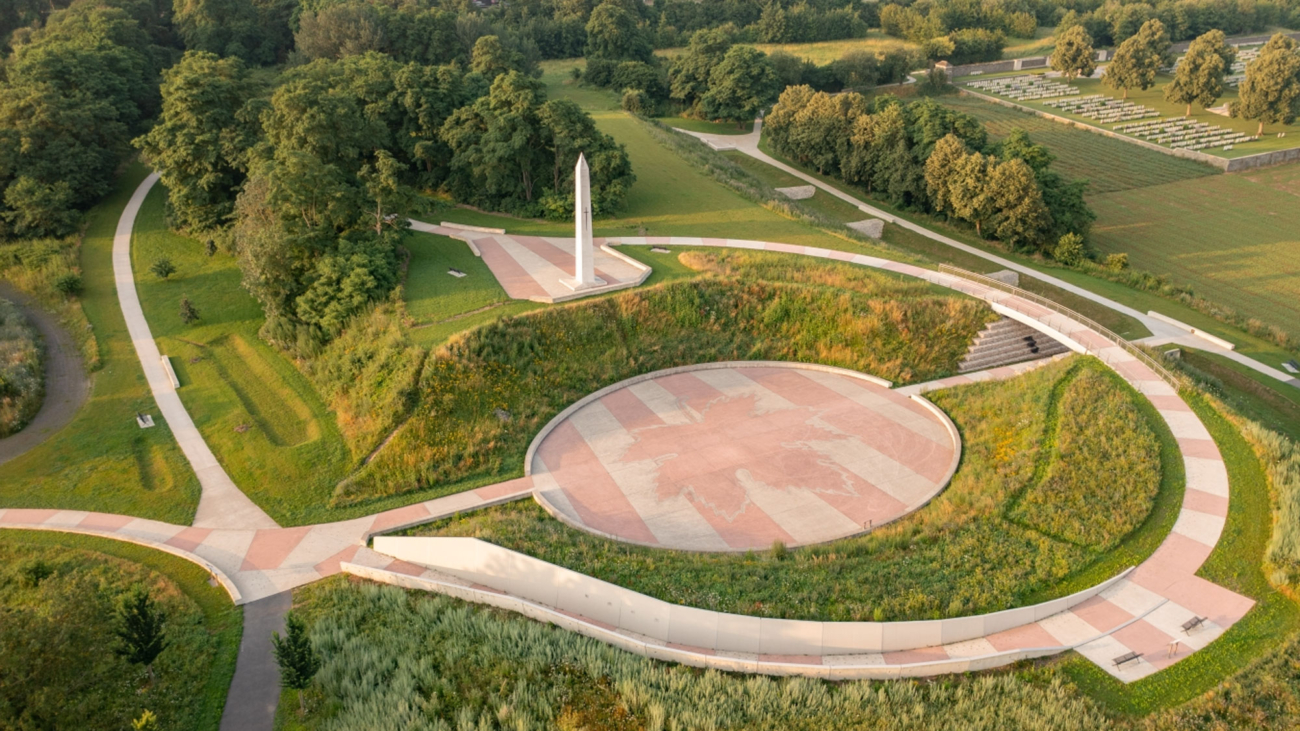 Hill 70 - WWI Canadian Memorial - Loos en Gohelle